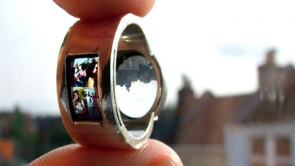 Portrait Projecting Ring