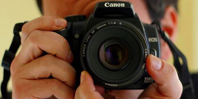 taking-picture-photographer